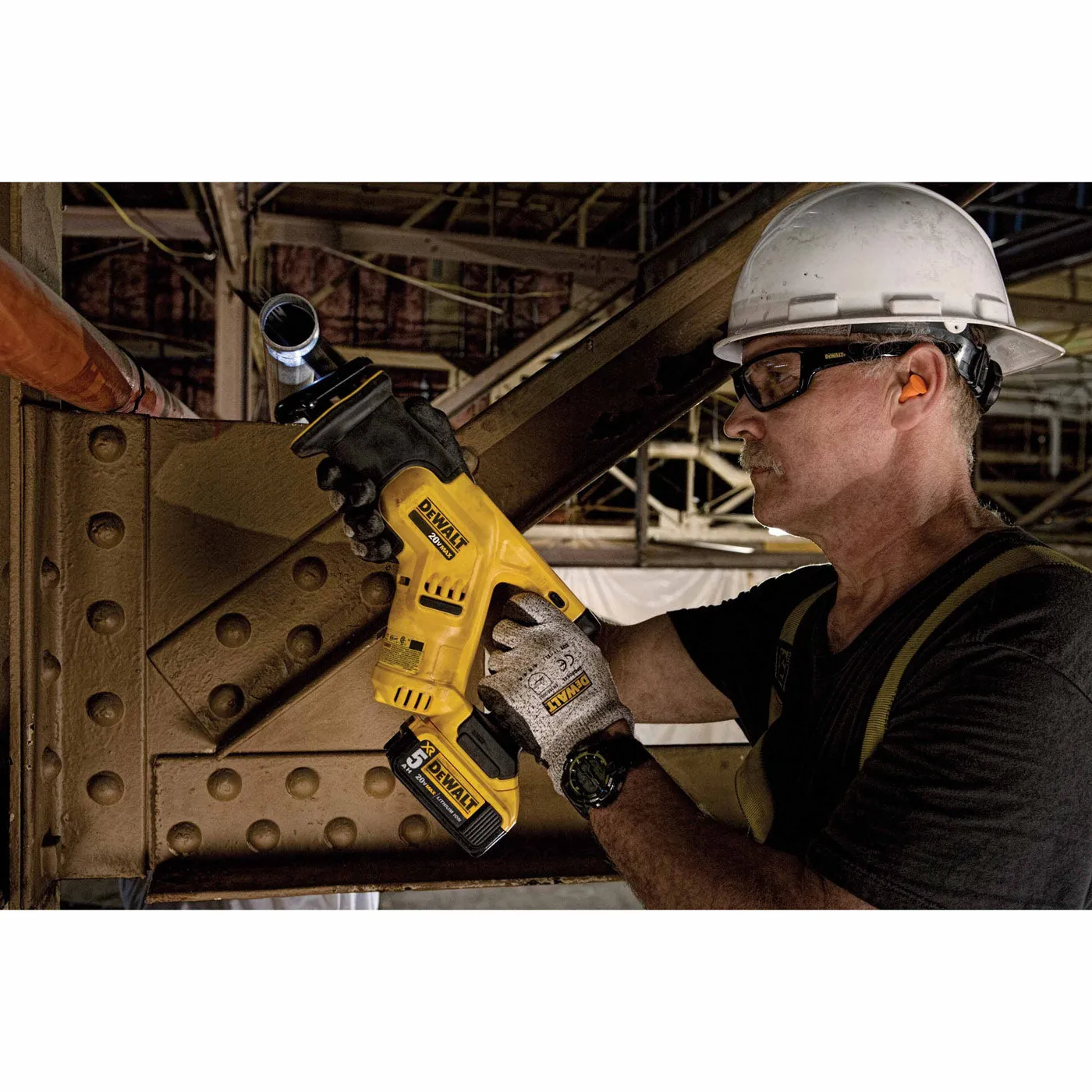 DeWalt DCS387P1 20V MAX Compact Reciprocating Saw Kit