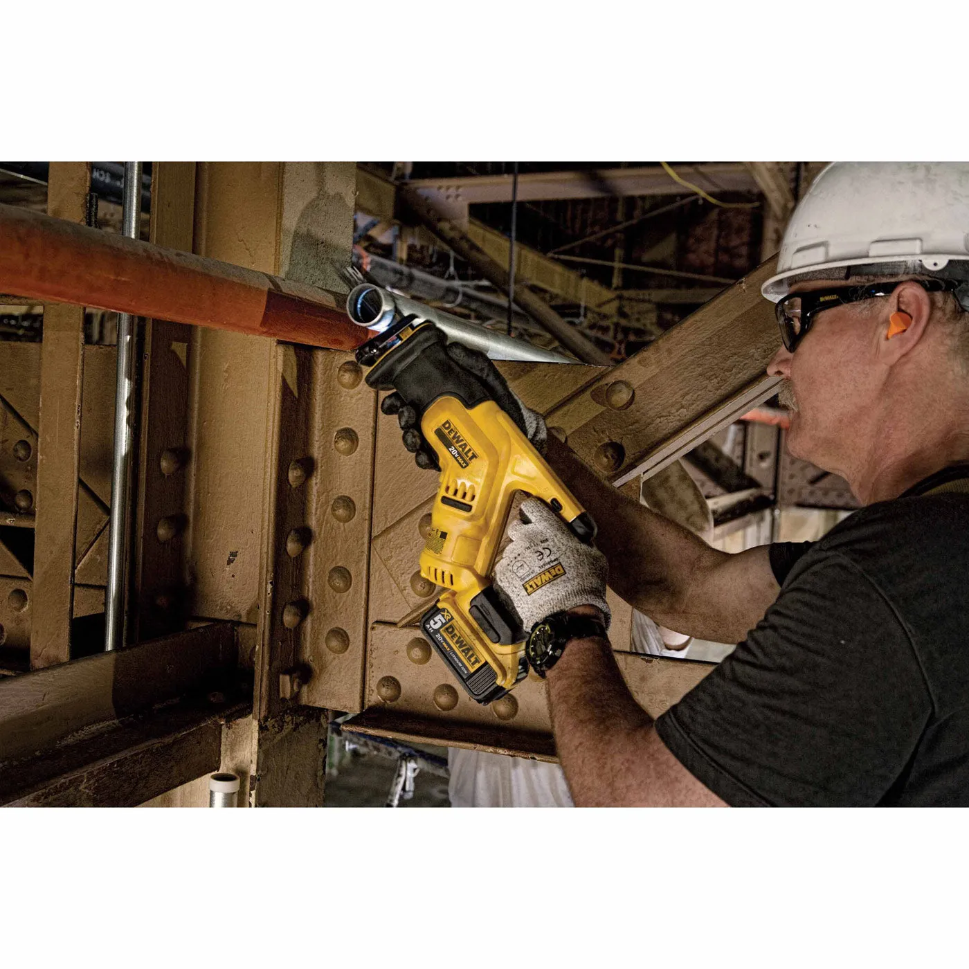 DeWalt DCS387P1 20V MAX Compact Reciprocating Saw Kit