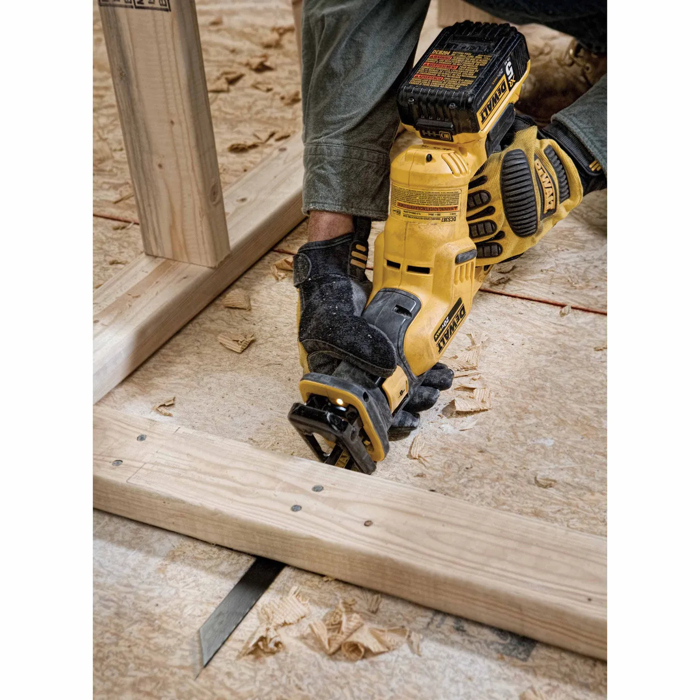 DeWalt DCS387P1 20V MAX Compact Reciprocating Saw Kit